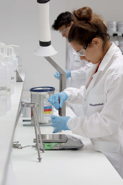 AkzoNobel impulsa la innovación en España con la inauguración del nuevo Colour Development Lab para un mejor servicio a sus clientes